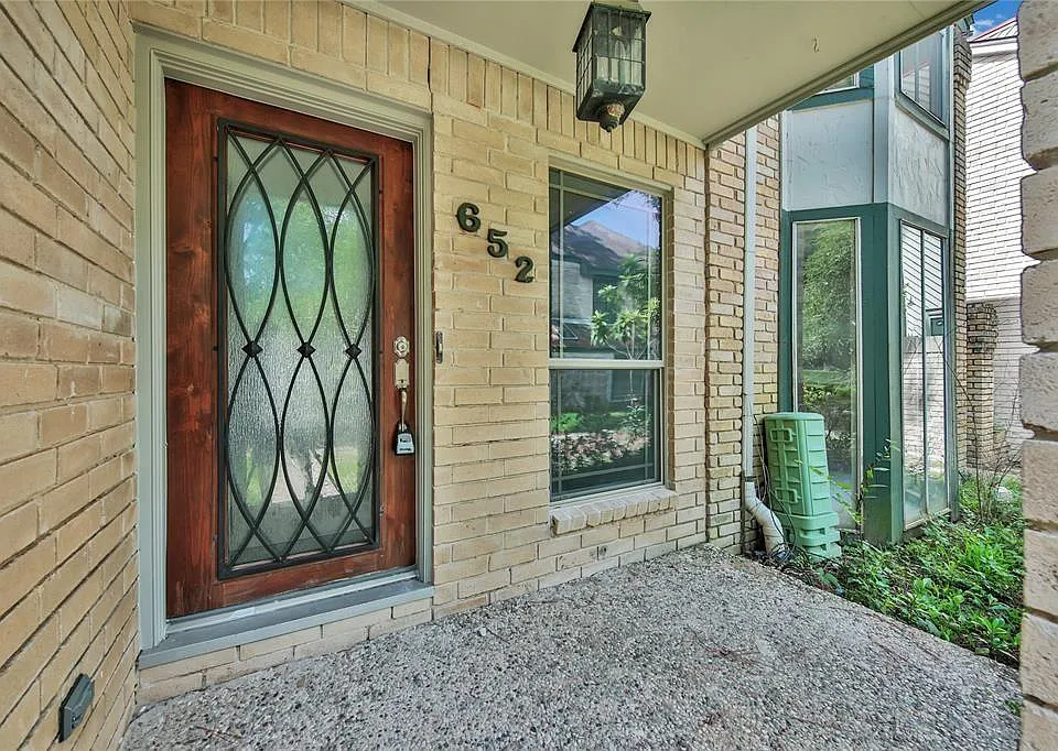 652 N Eldridge Pkwy