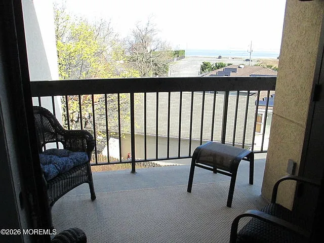 32 Center Ave #14 — Photo 3