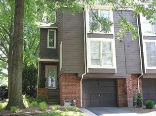 1626 Apricot Ct, Reston, VA 20190