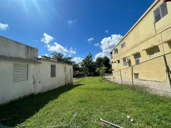 Calle Munoz Rivera #109, Yabucoa, PR 00767