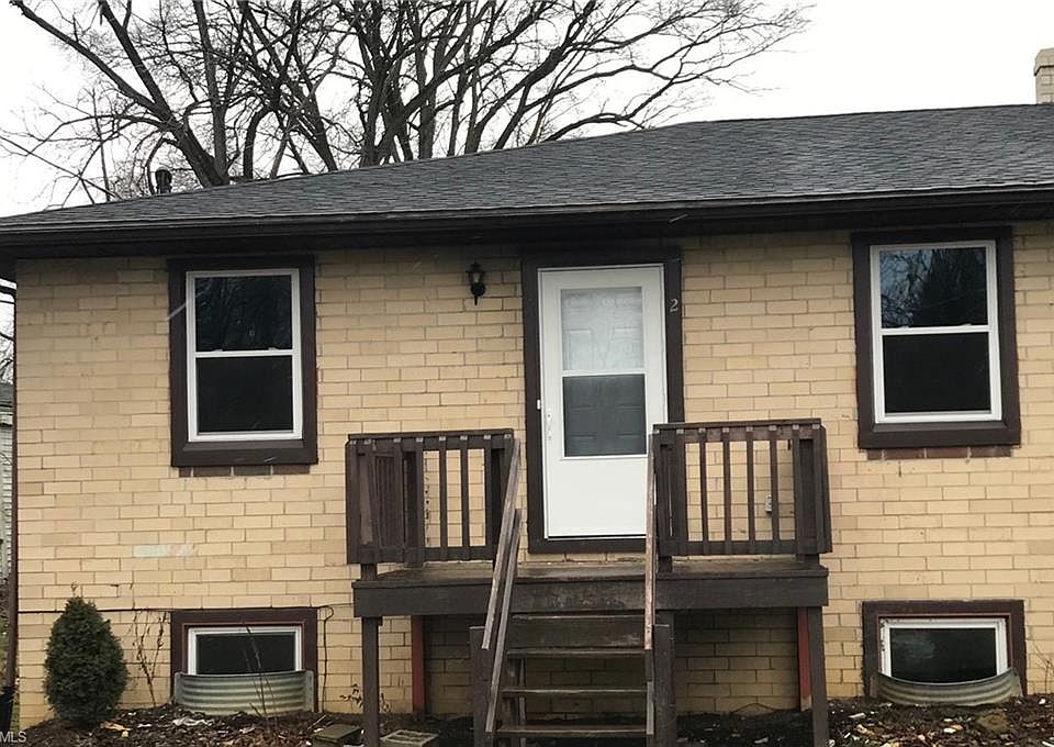 1st image of 161 Weller Dr APT 2
