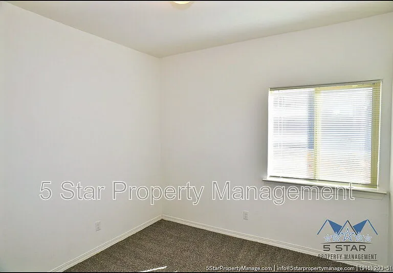 781 Croxdale St — Photo 31