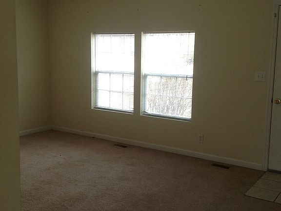 5th image of 743 Cherokee Dr