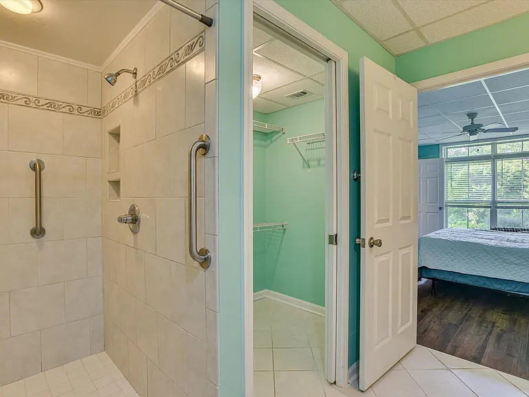 212 Jackson Ave — Photo 17