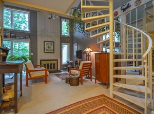 9396 S Lake Ridge Dr, Bloomington, IN 47401