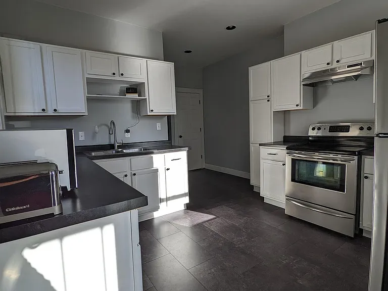 4563 Avery St — Photo 7