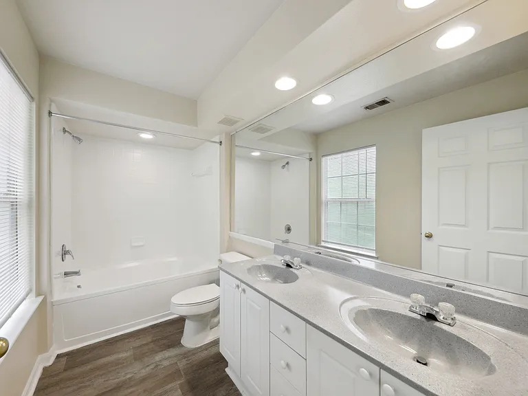 Harbor Creek Apartments — Photo 49