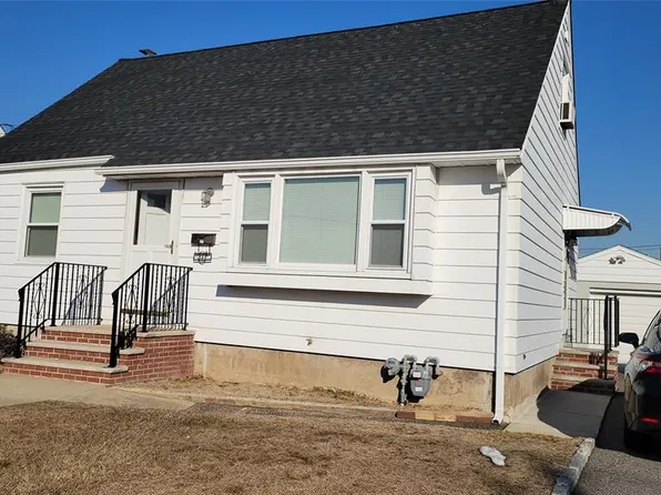 217 Hillman Dr, Elmwood Park, NJ 07407