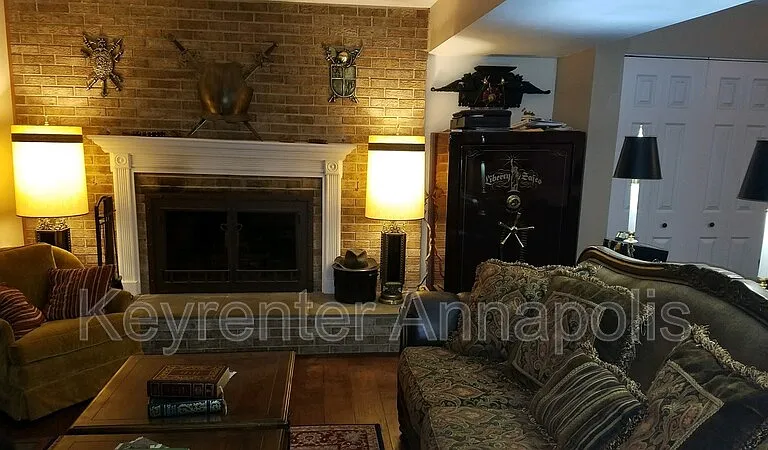 1911 Fohner Pl — Photo 19