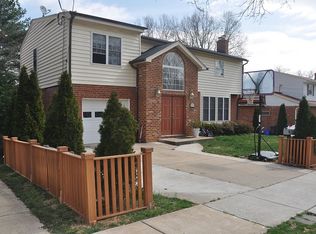 9839 Belhaven Rd, Bethesda, MD 20817