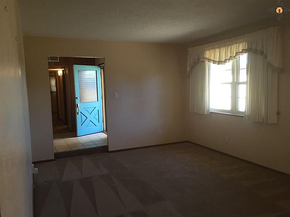 3rd image of 204 Utah Dr