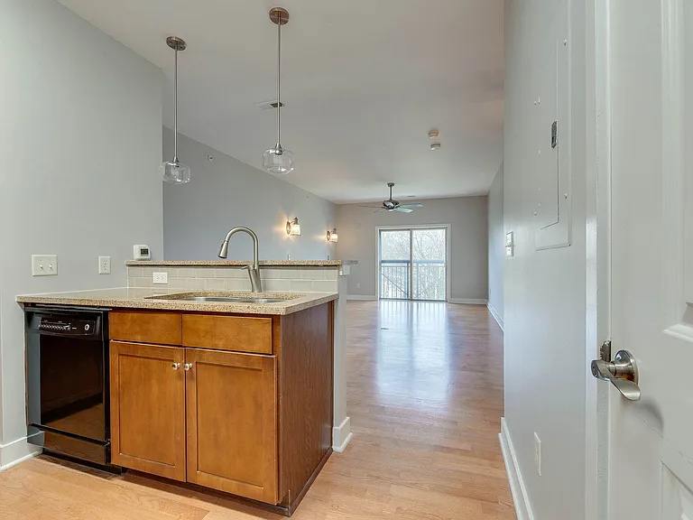 630 Calvert St #407 — Photo 6