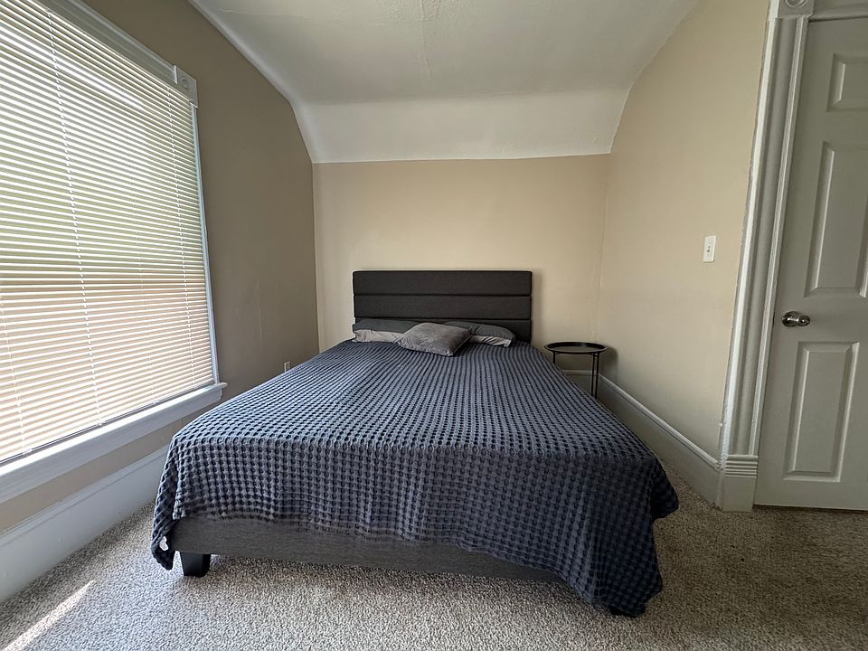 1st image of 111 Sweet St NE Room 2