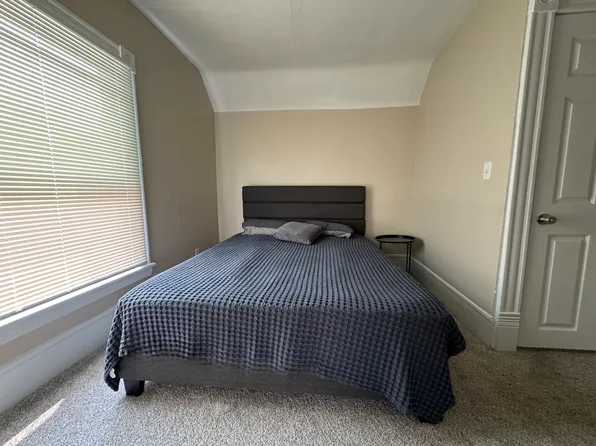 111 Sweet St NE, Grand Rapids, MI