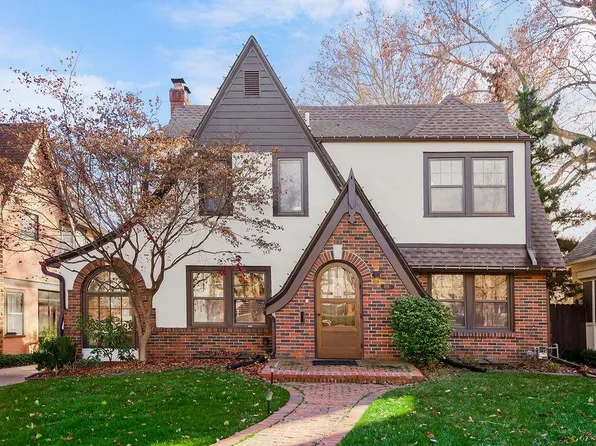 619 Romany Rd, Kansas City, MO 64113