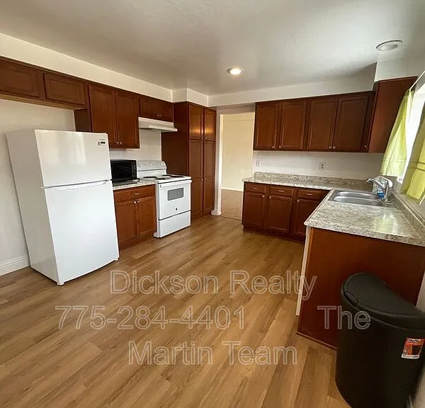 3268 Bunker Hill Ln — Photo 3