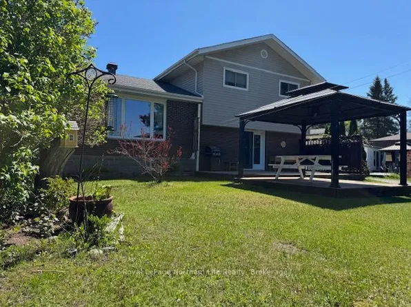 1054 Evansville Dr, West Nipissing, ON P2B 2K4