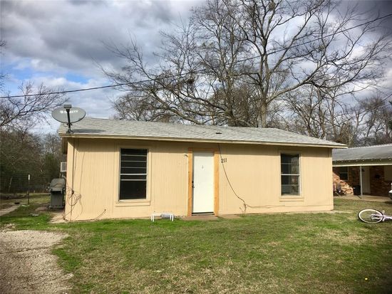 211 Weaver Dr Sulphur Springs Tx 75482 Mls 14493730 Zillow