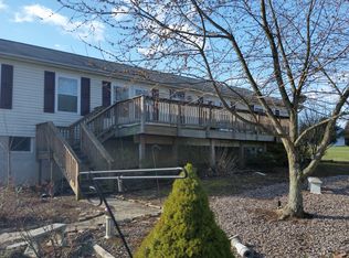 1290 Running Deer Dr, Auburn, PA 17922