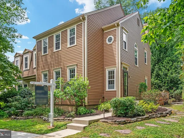 11980 Sentinel Point Ct, Reston, VA 20191