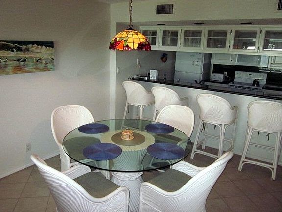 4th image of 5550 Gulf Blvd #303