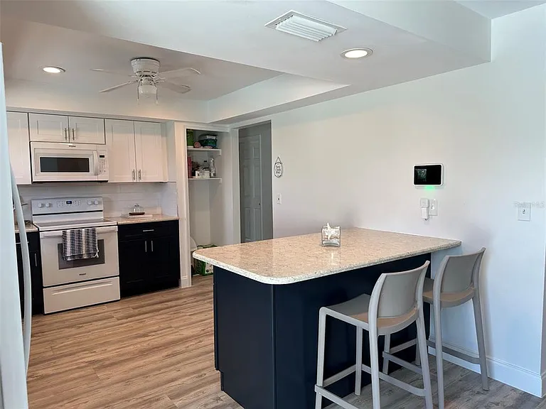 45 Oakland Hills Ct — Photo 17