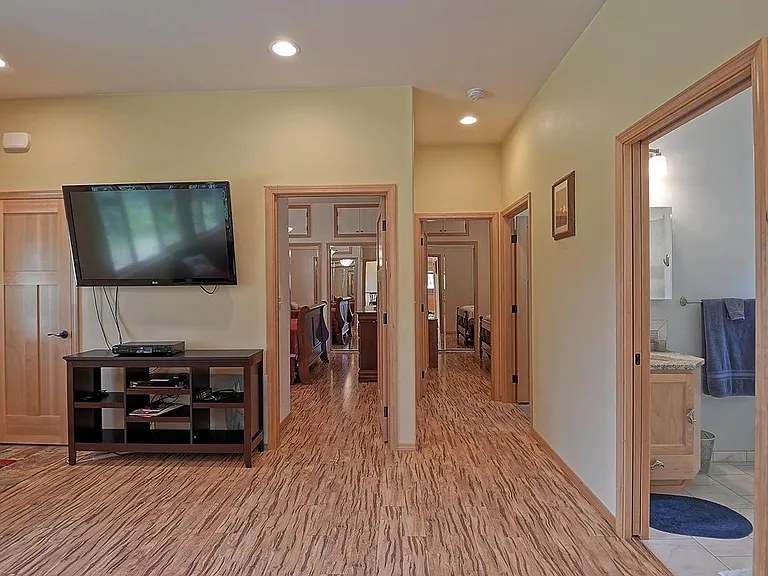 Lakewood Rd — Photo 11