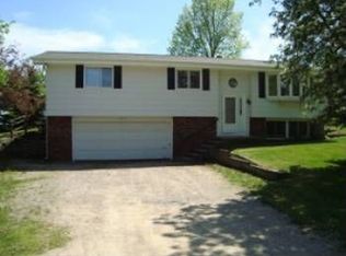 W6175 Colonial Dr, Appleton, WI 54914