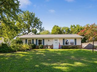 1202 E Holly Ave, Sterling, VA 20164