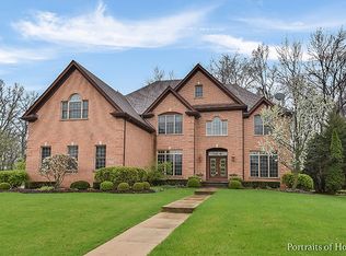 833 Edgewood Dr, Sugar Grove, IL 60554