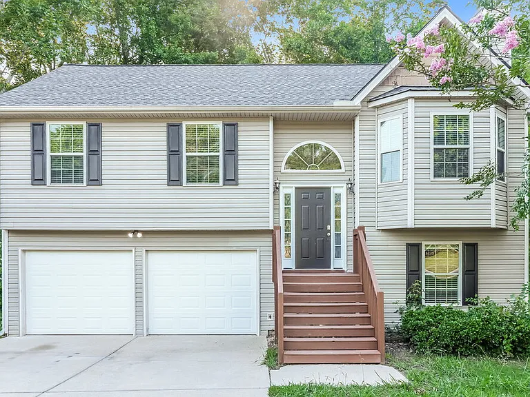 97 Summer Creek Dr — Photo 4