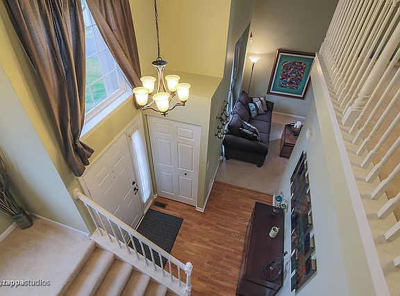 5th image of 228 Moorehead Dr