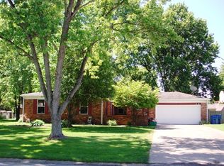 137 North Dr, Mount Carmel, IL 62863