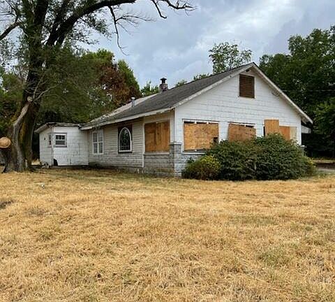 2nd image of 5002 W 26th St