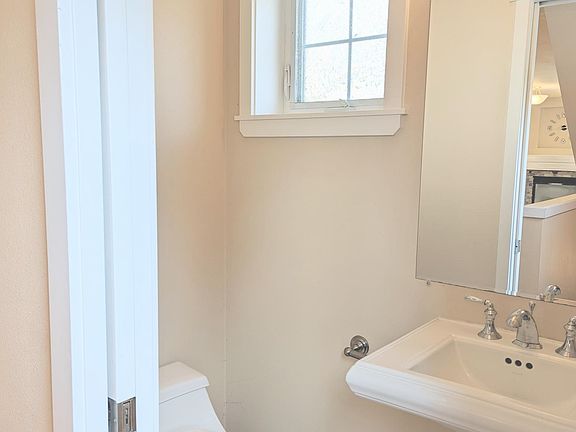 1/2 bathroom on the main living area