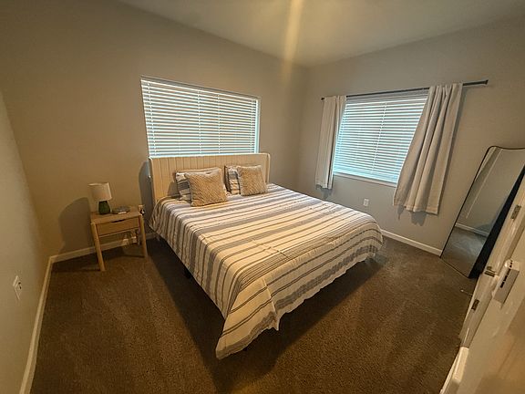 4th image of 4125 Market St NE #105