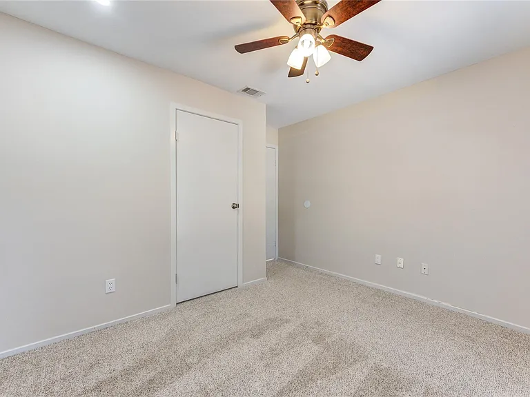 2114 River Village Dr — Photo 24