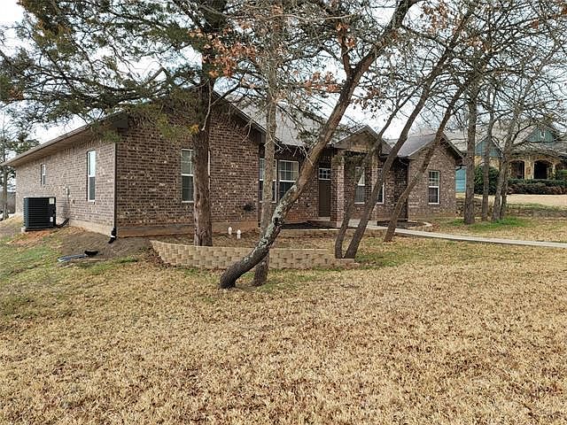 1st image of 1808 Woodland Park Dr