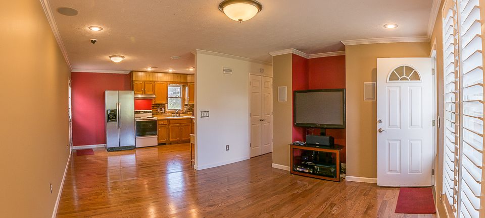 1st image of 306 Mockingbird Pl