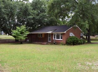 703 Blackmon St N, Bethune, SC 29009