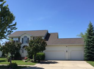 4525 N Haymeadow Ave, Appleton, WI 54913