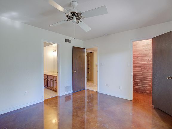 3rd image of 3801 E Solano Dr