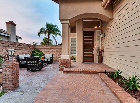 3rd image of 1447 Canyon Crest Dr