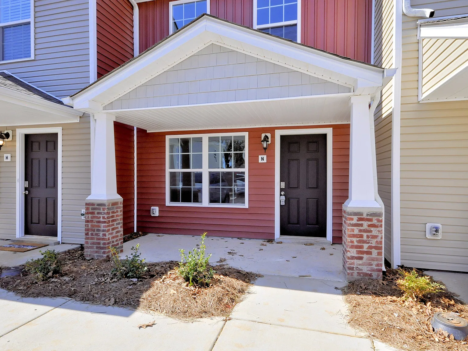 2 bed, 2.5 bath, 1233 sqft, $1,350 — Photo 3