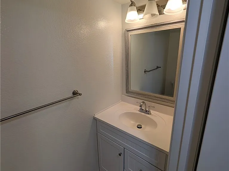529 E Colorado Blvd #D — Photo 10