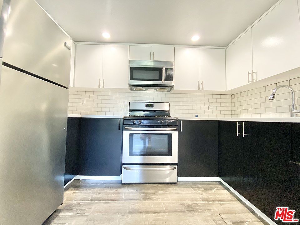 1st image of 534 N Los Robles Ave #5A
