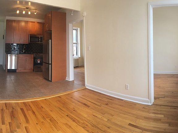 2nd image of 325 Bleecker St APT 18