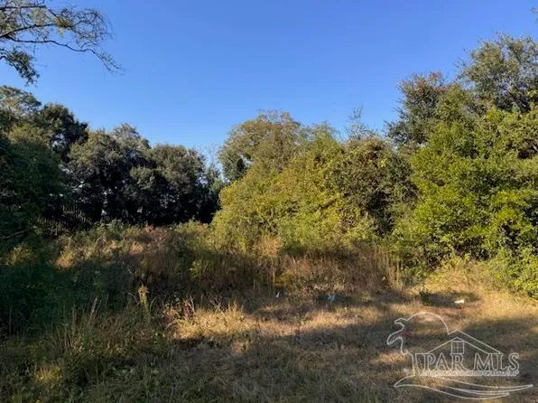 7401 Cora Ln, Pensacola, FL 32505