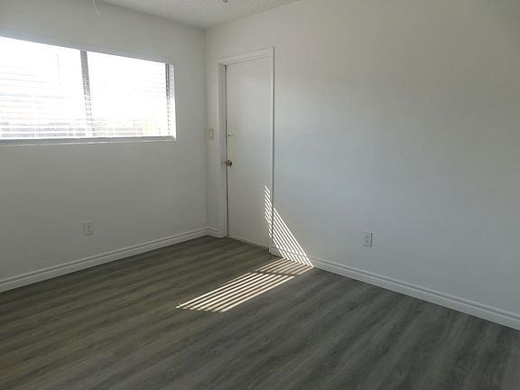 5th image of 520 Commercial Ave #A-b