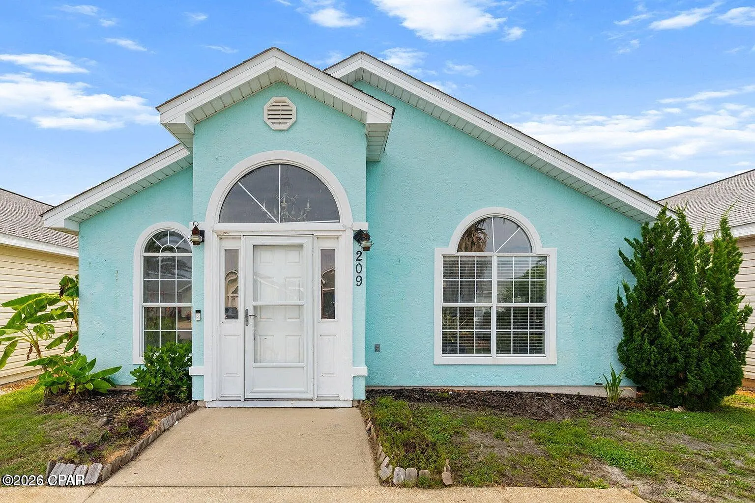 3 bed, 1197 sqft, $2,300 — Photo 1